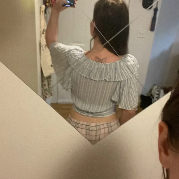 🤍HP🎀[ FP ] The Rosemary Ruffle Top - Picture 11 of 11